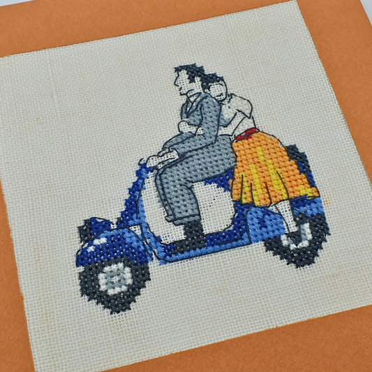 Carte de vœux brodée à la main - "Vespa et amour" - 14.5x14.5cm