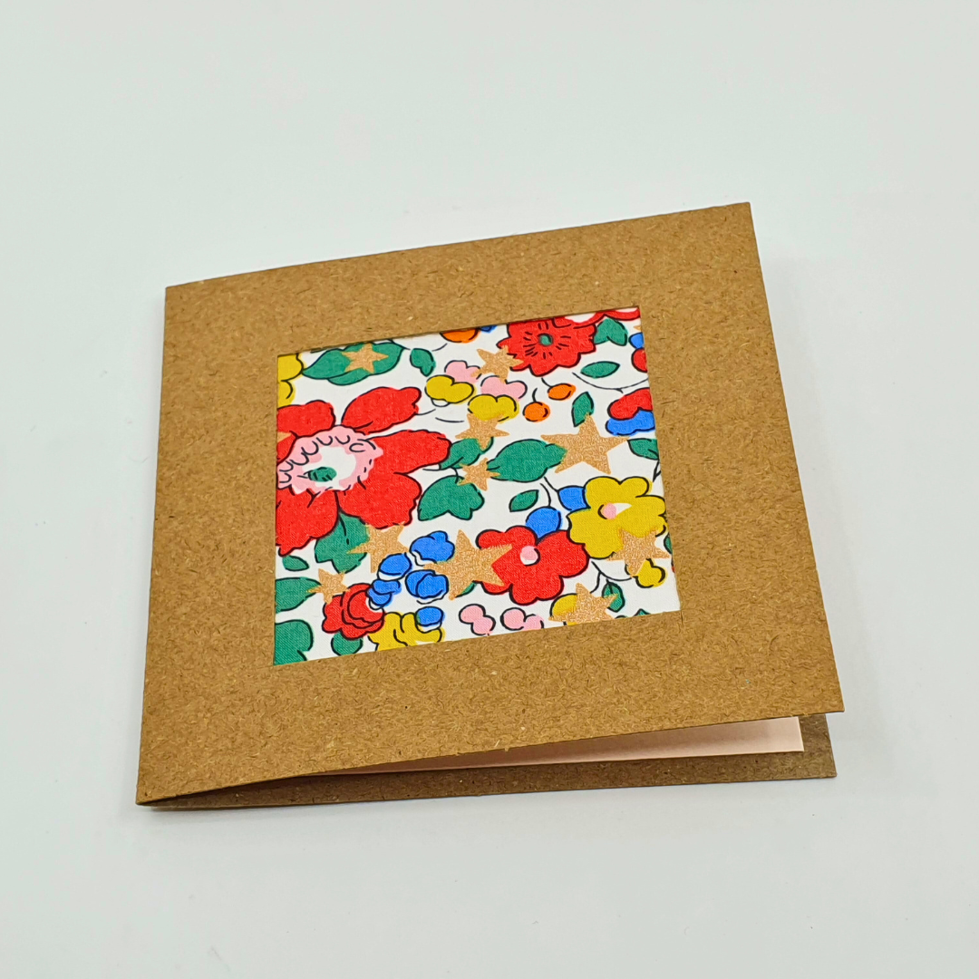 Carte de vœux Papier et Tissu - "Fleur rouge" - 10x10cm