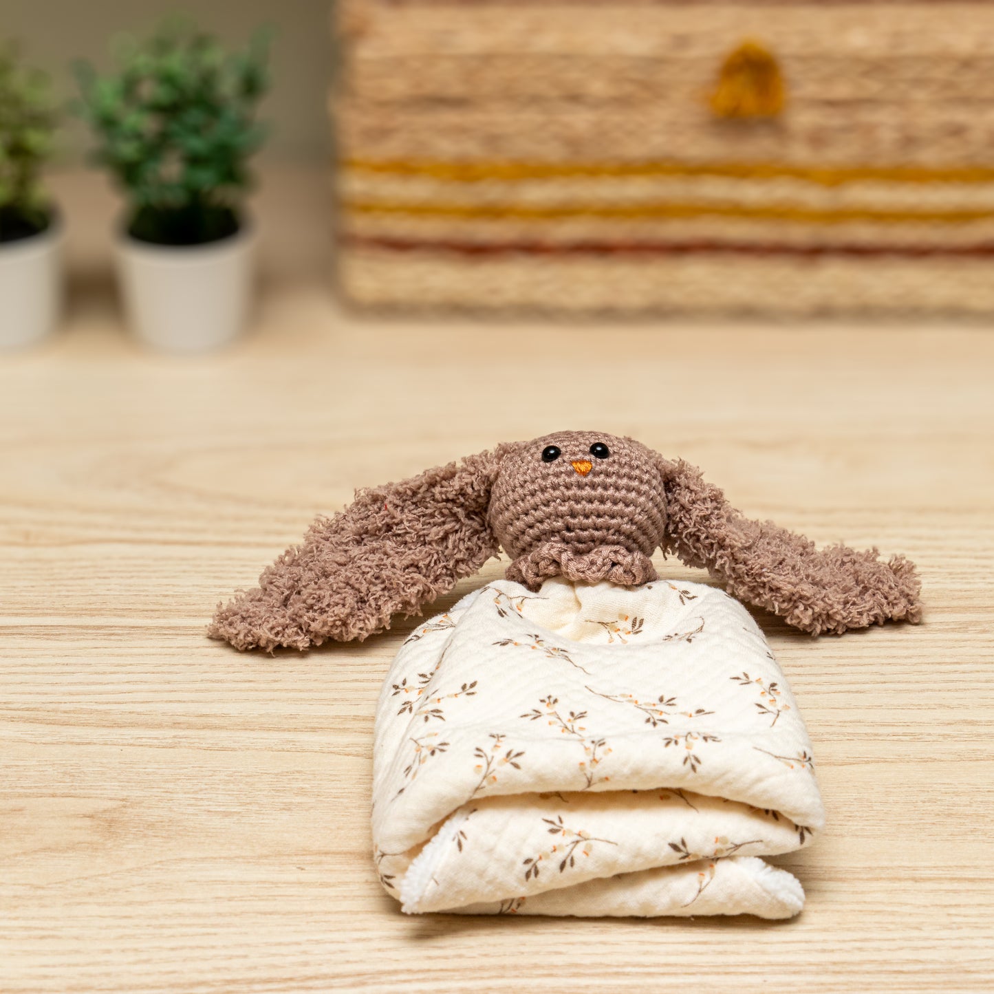 Doudou en crochet chien marron