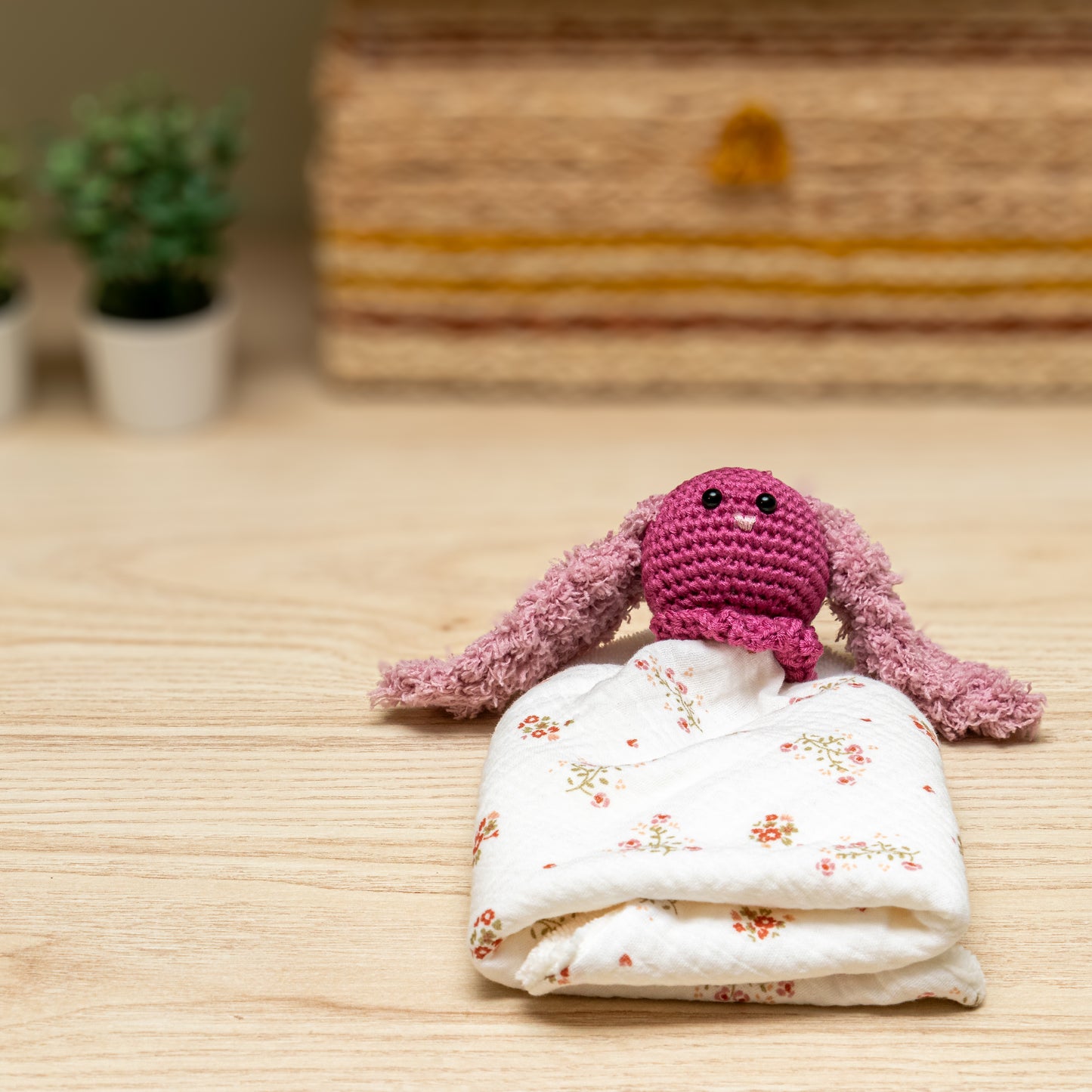 Doudou en crochet chien rose