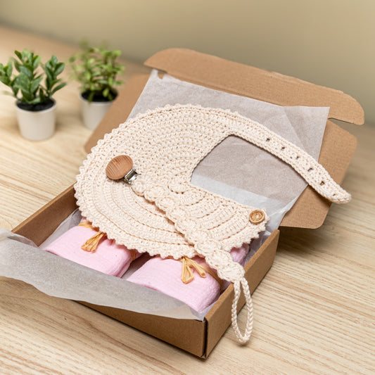 Package Bavoir, Attache-tétine en crochet et langes