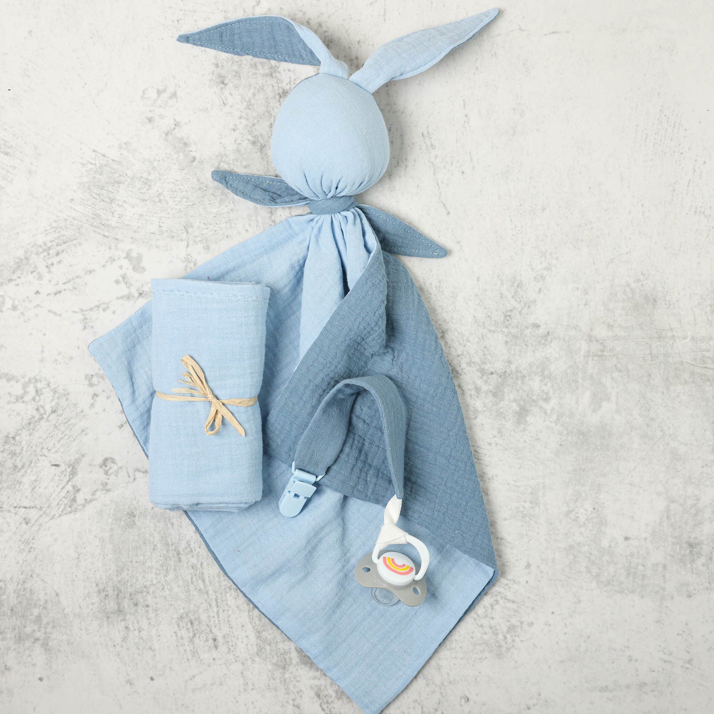 Package cadeau bébé Bleu - Doudou, Lange et Attache-tétine